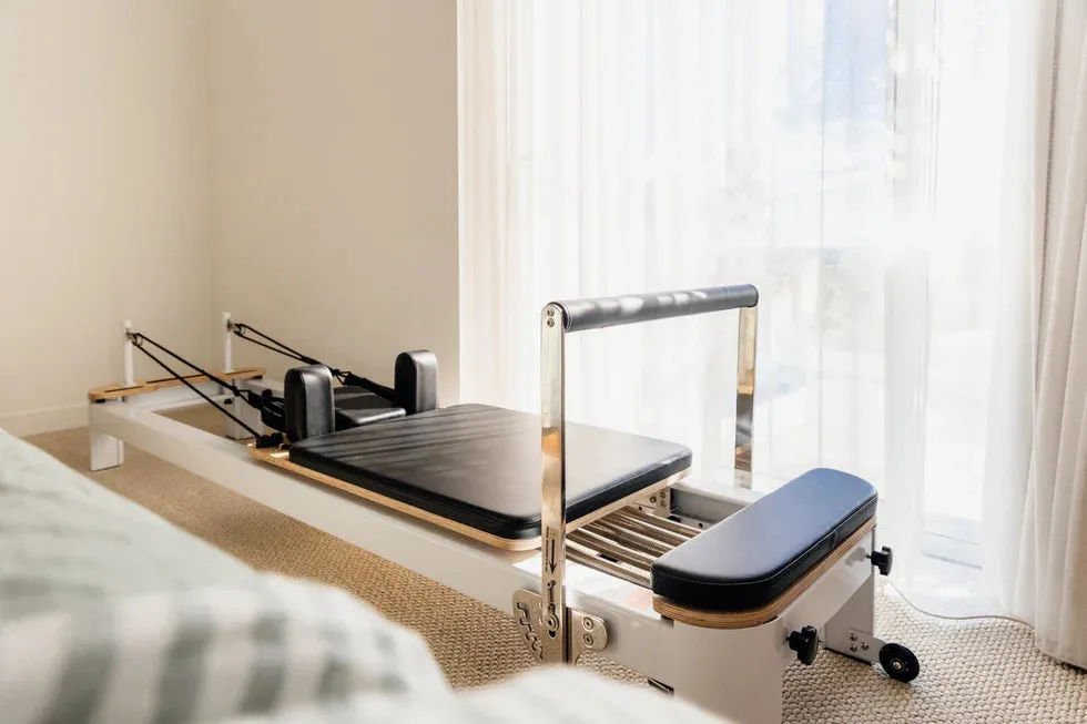 Aussie Pilates - Classic White Metal Reformer
